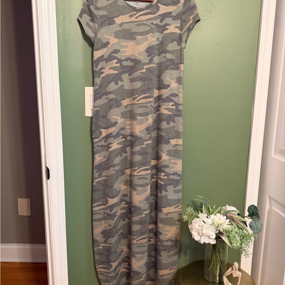 Acting Pro Camo Short Sleeve Maxi Dress - Olive Green & Tan - M